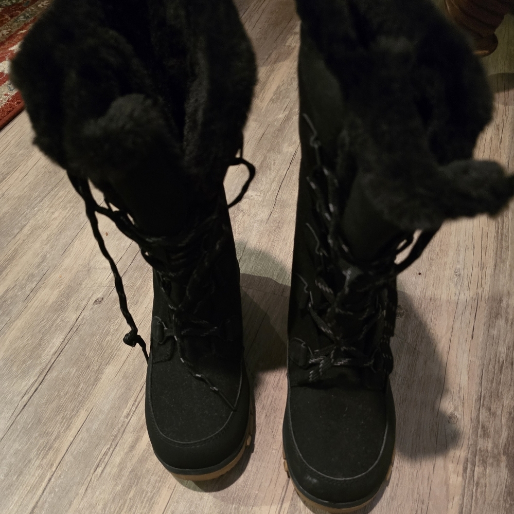 Girls snow Boot like new